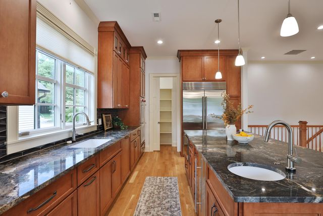 6003 Weatherburn Place, Worthington, OH 43085