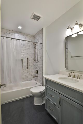 6003 Weatherburn Place, Worthington, OH 43085