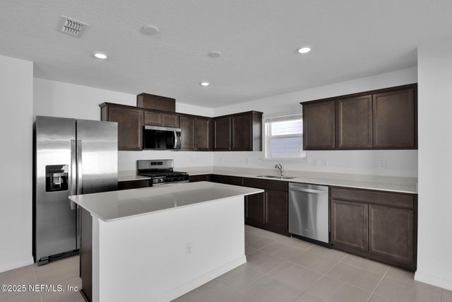 5495 LONGFIN Court, Jacksonville, FL 32244