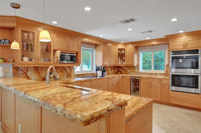 720 NW 29th Court, Wilton Manors, FL 33311