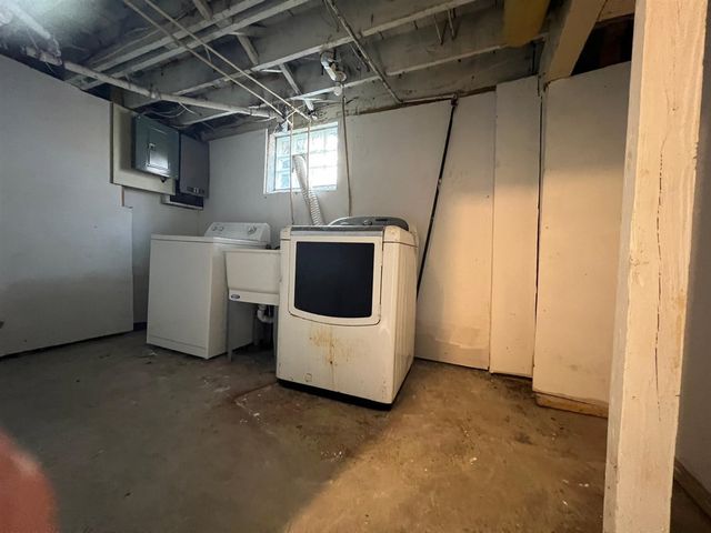 7367 NW Ashton Avenue, Detroit, MI 48228