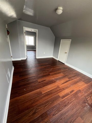 7367 NW Ashton Avenue, Detroit, MI 48228