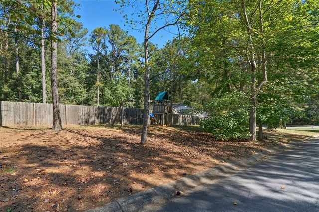 4060 Stephanie NW Court, Kennesaw, GA 30152