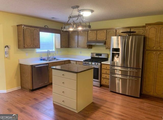 1406 Misty Ridge Court, Hampton, GA 30228