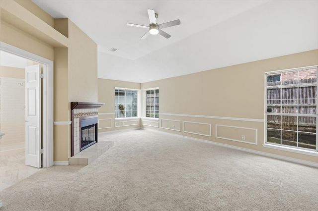 6204 Kingswood Drive, Arlington, TX 76001