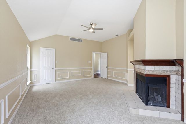 6204 Kingswood Drive, Arlington, TX 76001