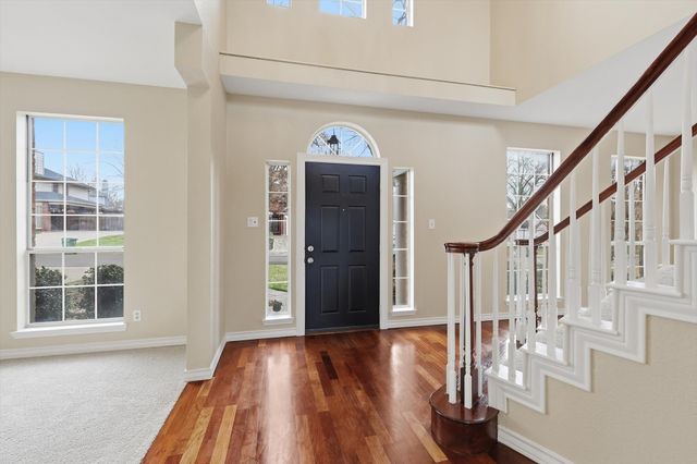 6204 Kingswood Drive, Arlington, TX 76001