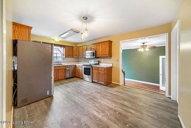 9405 Stonelanding Pl, Louisville, KY 40272