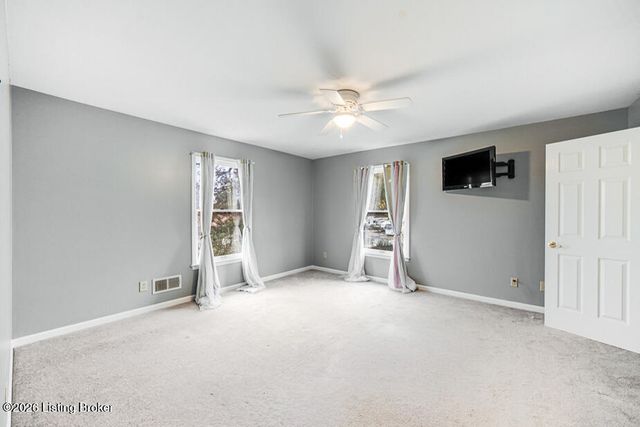 9405 Stonelanding Pl, Louisville, KY 40272