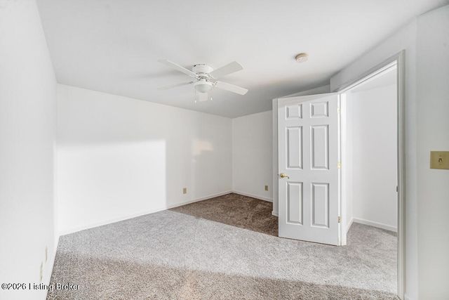 9405 Stonelanding Pl, Louisville, KY 40272