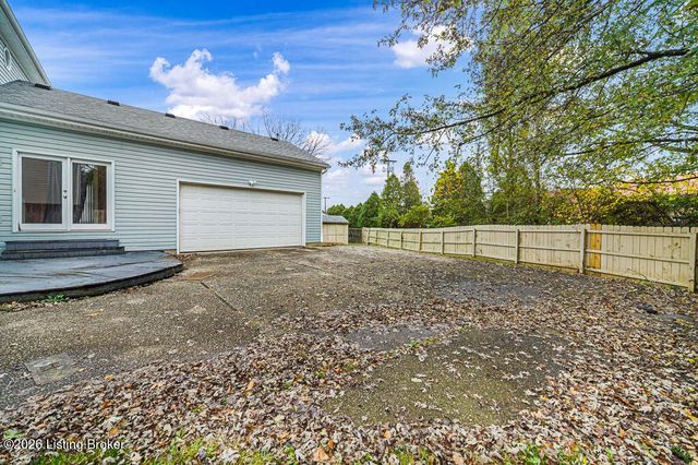 9405 Stonelanding Pl, Louisville, KY 40272