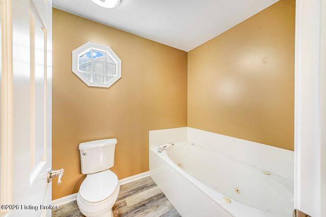 9405 Stonelanding Pl, Louisville, KY 40272