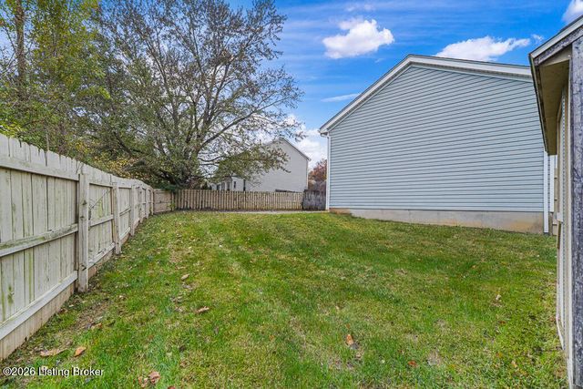 9405 Stonelanding Pl, Louisville, KY 40272