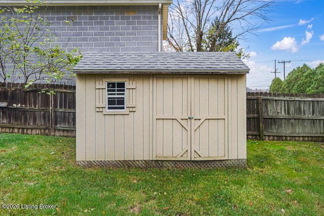 9405 Stonelanding Pl, Louisville, KY 40272