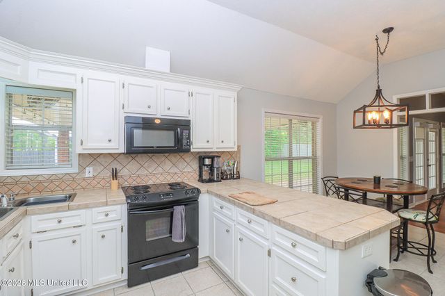 300 Peachtree Street, Brandon, MS 39042