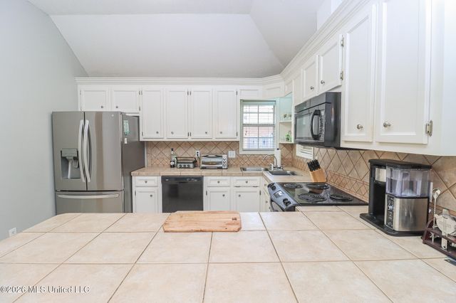 300 Peachtree Street, Brandon, MS 39042