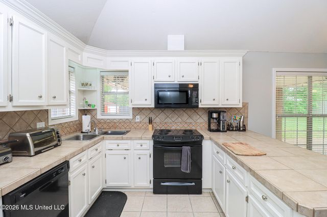 300 Peachtree Street, Brandon, MS 39042