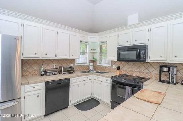 300 Peachtree Street, Brandon, MS 39042