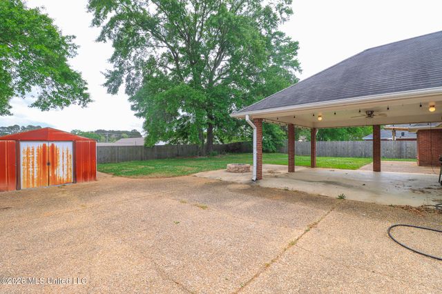 300 Peachtree Street, Brandon, MS 39042