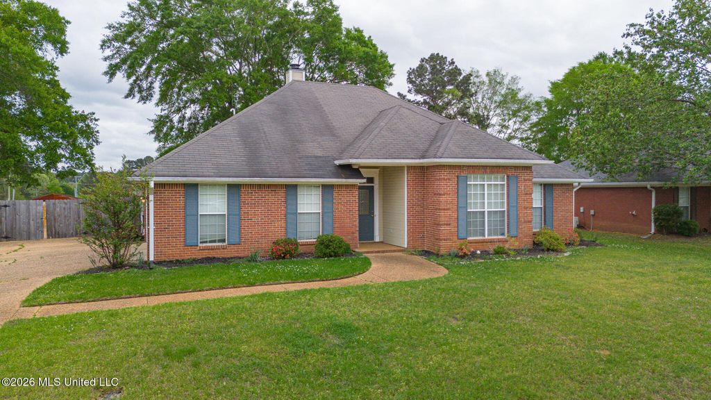 300 Peachtree Street, Brandon, MS 39042