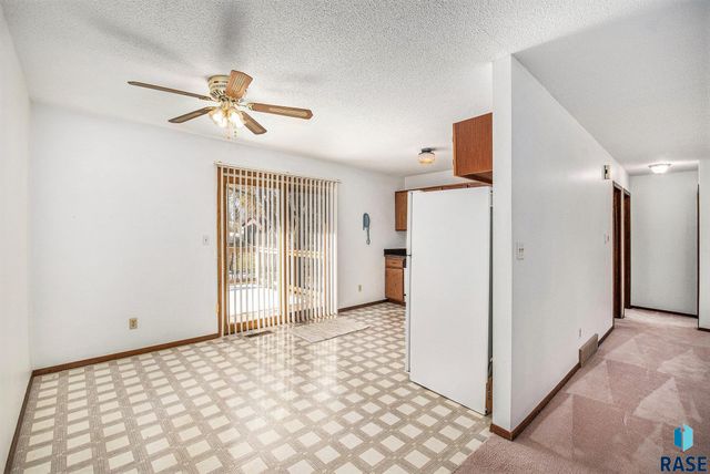 5801 W Pebble Creek Rd Road, Sioux Falls, SD 57106