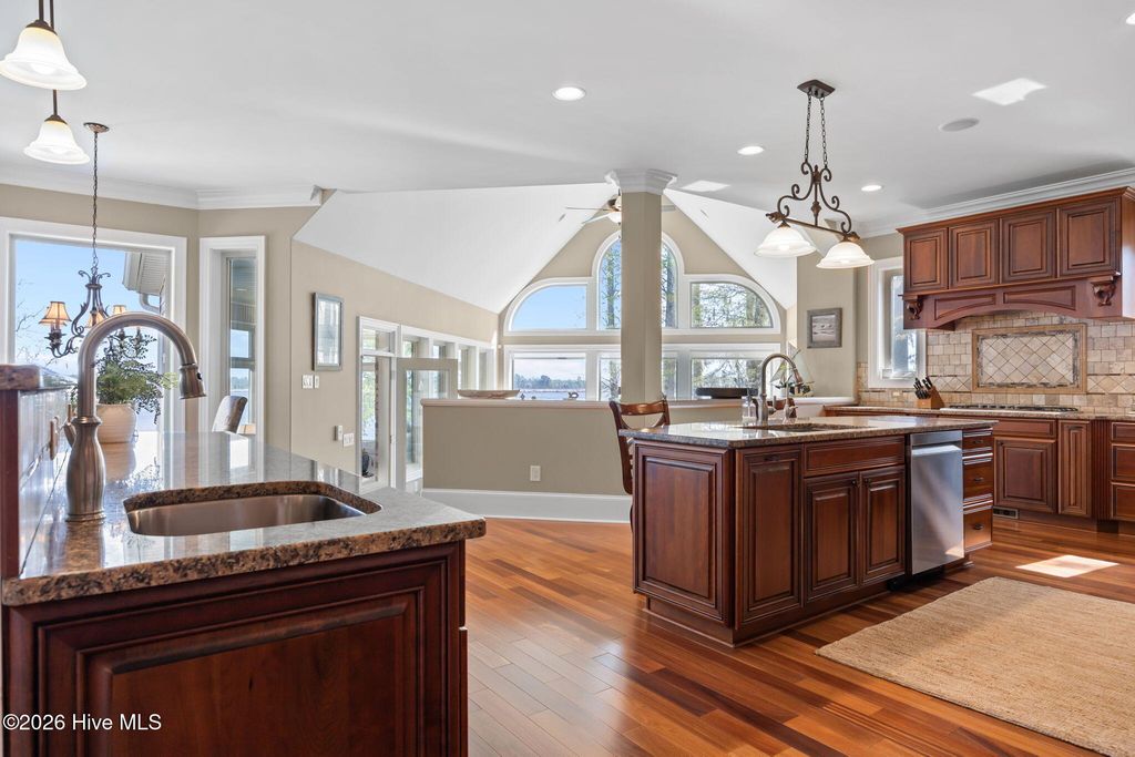 Image 17 of property listing at 121 Pamlico Lane, Chocowinity, NC 27817