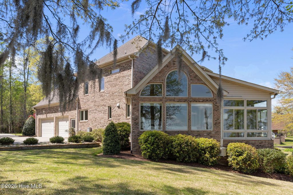 Image 64 of property listing at 121 Pamlico Lane, Chocowinity, NC 27817