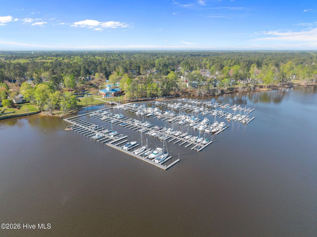 Image 71 of property listing at 121 Pamlico Lane, Chocowinity, NC 27817