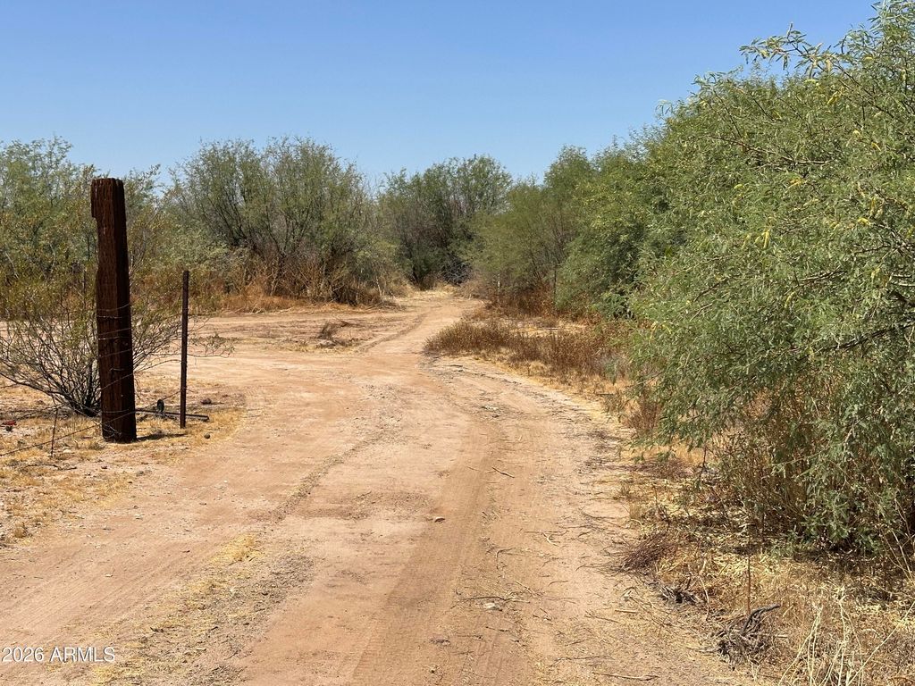 20625 W SKINNER Drive --, Wittmann, AZ 85361 — exterior