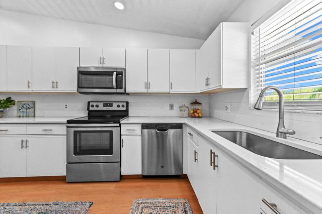 8259 SE Croft Circle L-7, Hobe Sound, FL 33455