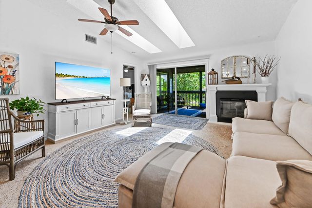 8259 SE Croft Circle L-7, Hobe Sound, FL 33455