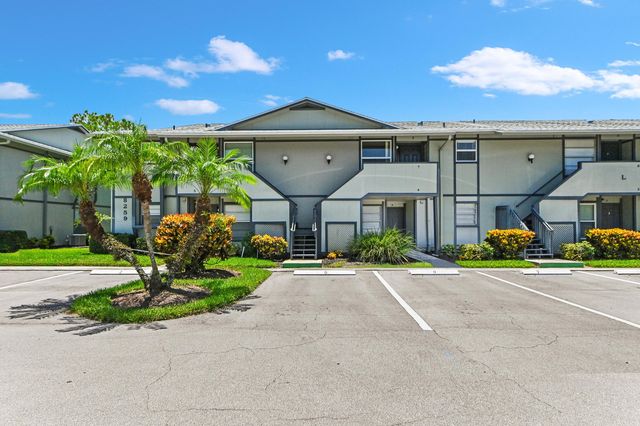 8259 SE Croft Circle L-7, Hobe Sound, FL 33455