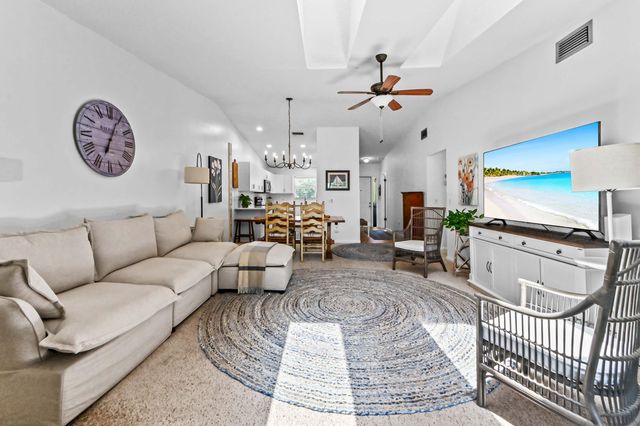 8259 SE Croft Circle L-7, Hobe Sound, FL 33455