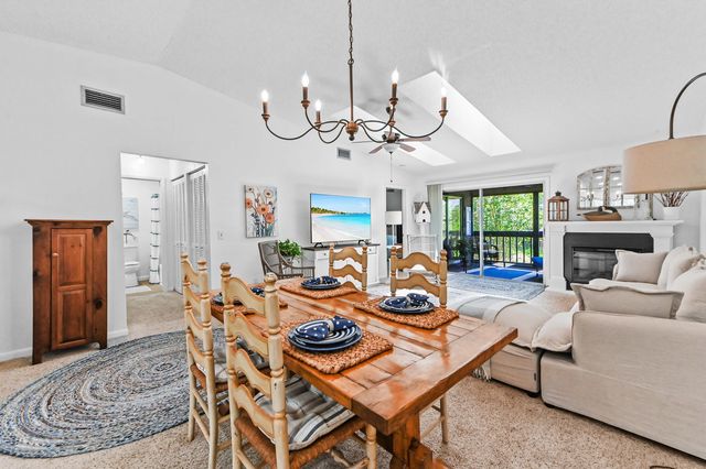 8259 SE Croft Circle L-7, Hobe Sound, FL 33455