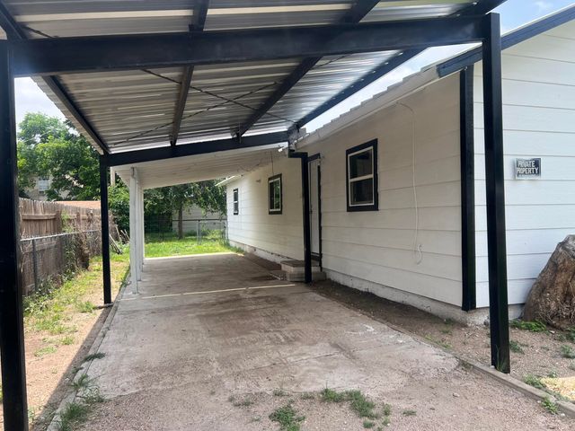 33 E 12th Street, San Angelo, TX 76903