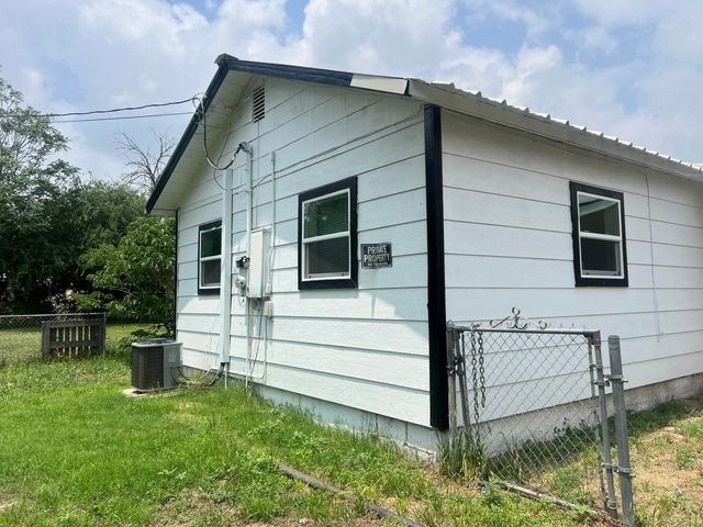 33 E 12th Street, San Angelo, TX 76903