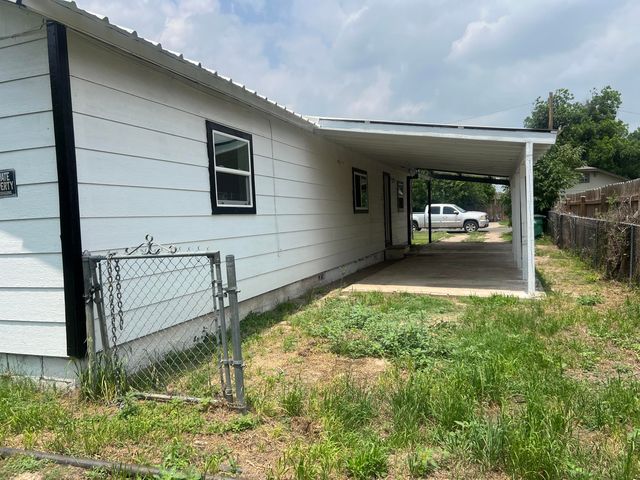 33 E 12th Street, San Angelo, TX 76903