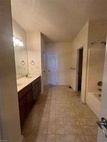 412 Tanners Green CT, Chesapeake, VA 23320