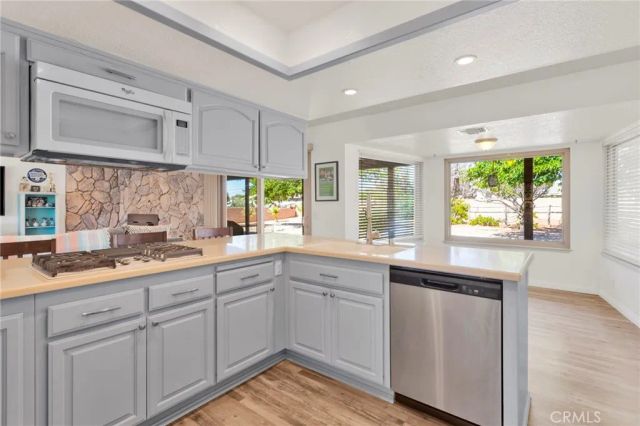 20135 Eyota Road, Apple Valley, CA 92308