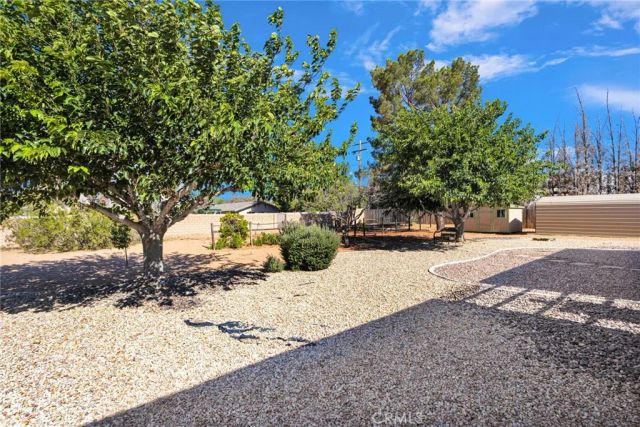 20135 Eyota Road, Apple Valley, CA 92308
