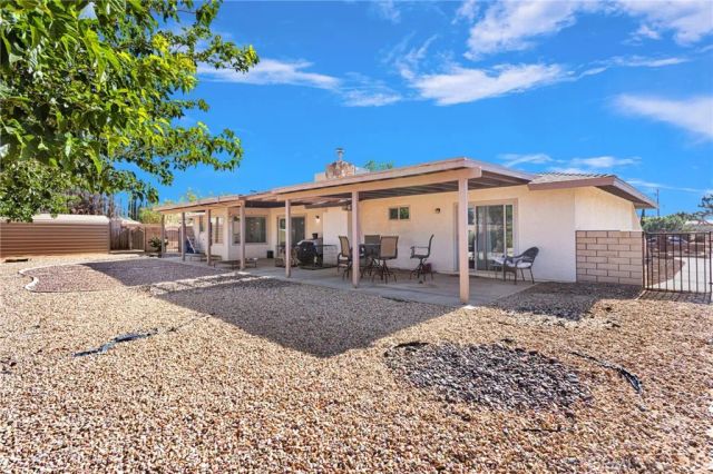 20135 Eyota Road, Apple Valley, CA 92308