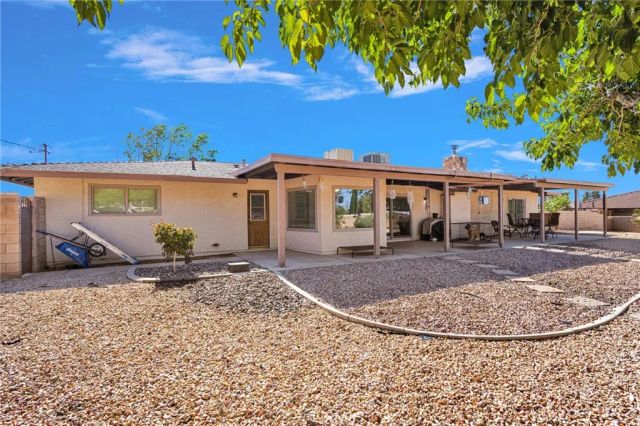 20135 Eyota Road, Apple Valley, CA 92308