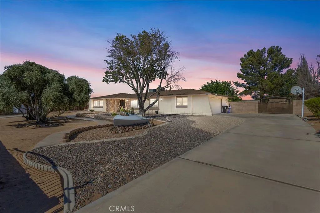 20135 Eyota Road, Apple Valley, CA 92308