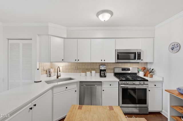 411 Summerwalk Circle, Chapel Hill, NC 27517