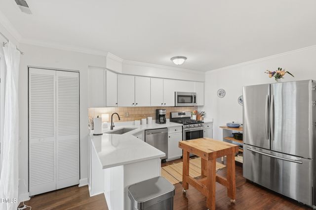 411 Summerwalk Circle, Chapel Hill, NC 27517