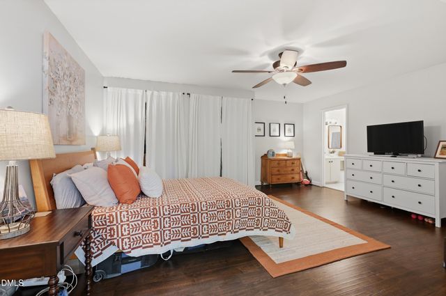 411 Summerwalk Circle, Chapel Hill, NC 27517