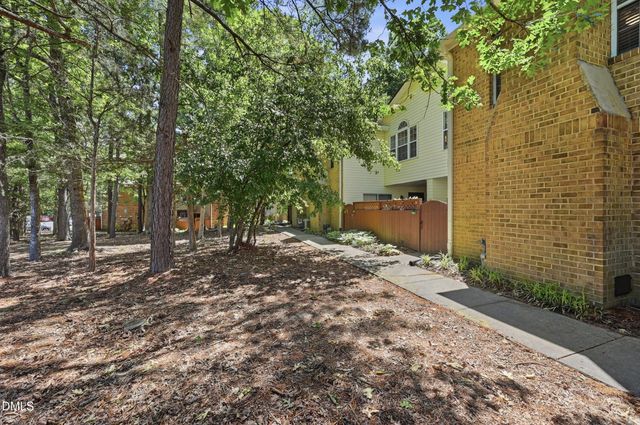 411 Summerwalk Circle, Chapel Hill, NC 27517