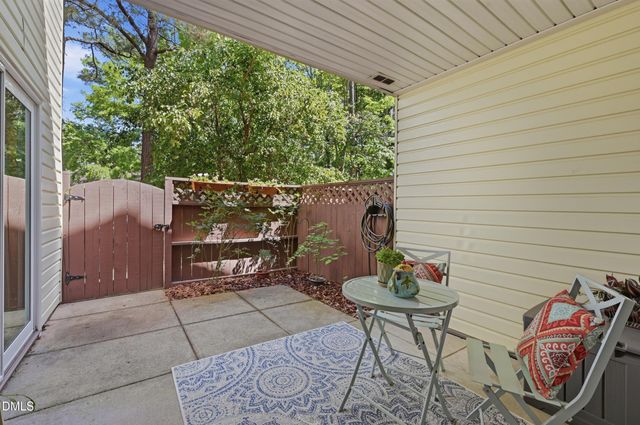 411 Summerwalk Circle, Chapel Hill, NC 27517