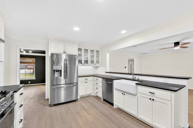 3028 Lavita Lane, Farmers Branch, TX 75234