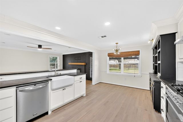 3028 Lavita Lane, Farmers Branch, TX 75234